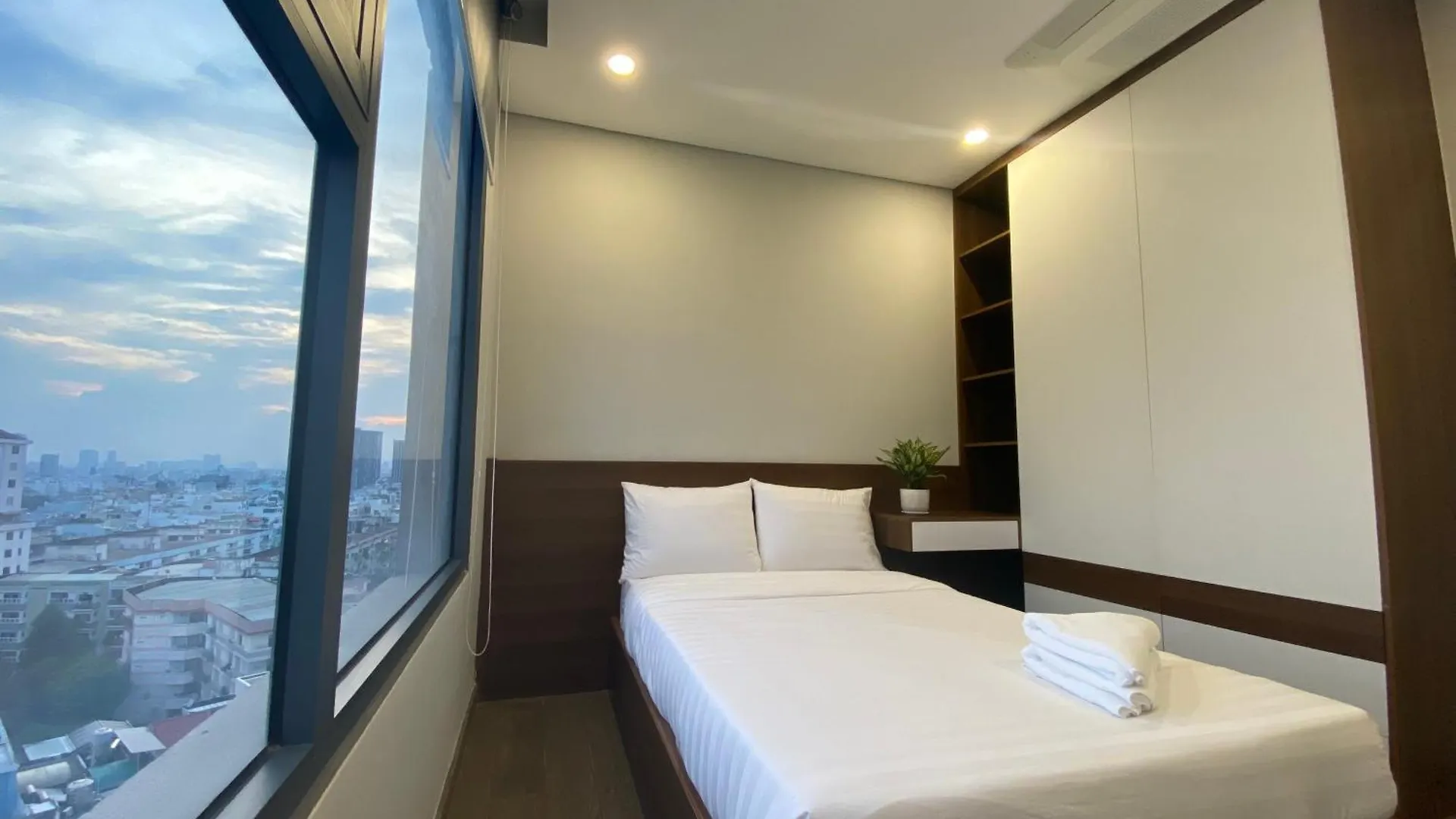 Triostay Vinh Hoi Apartment - Elegant Near City Highlights! Πόλη Χο Τσι Μινχ