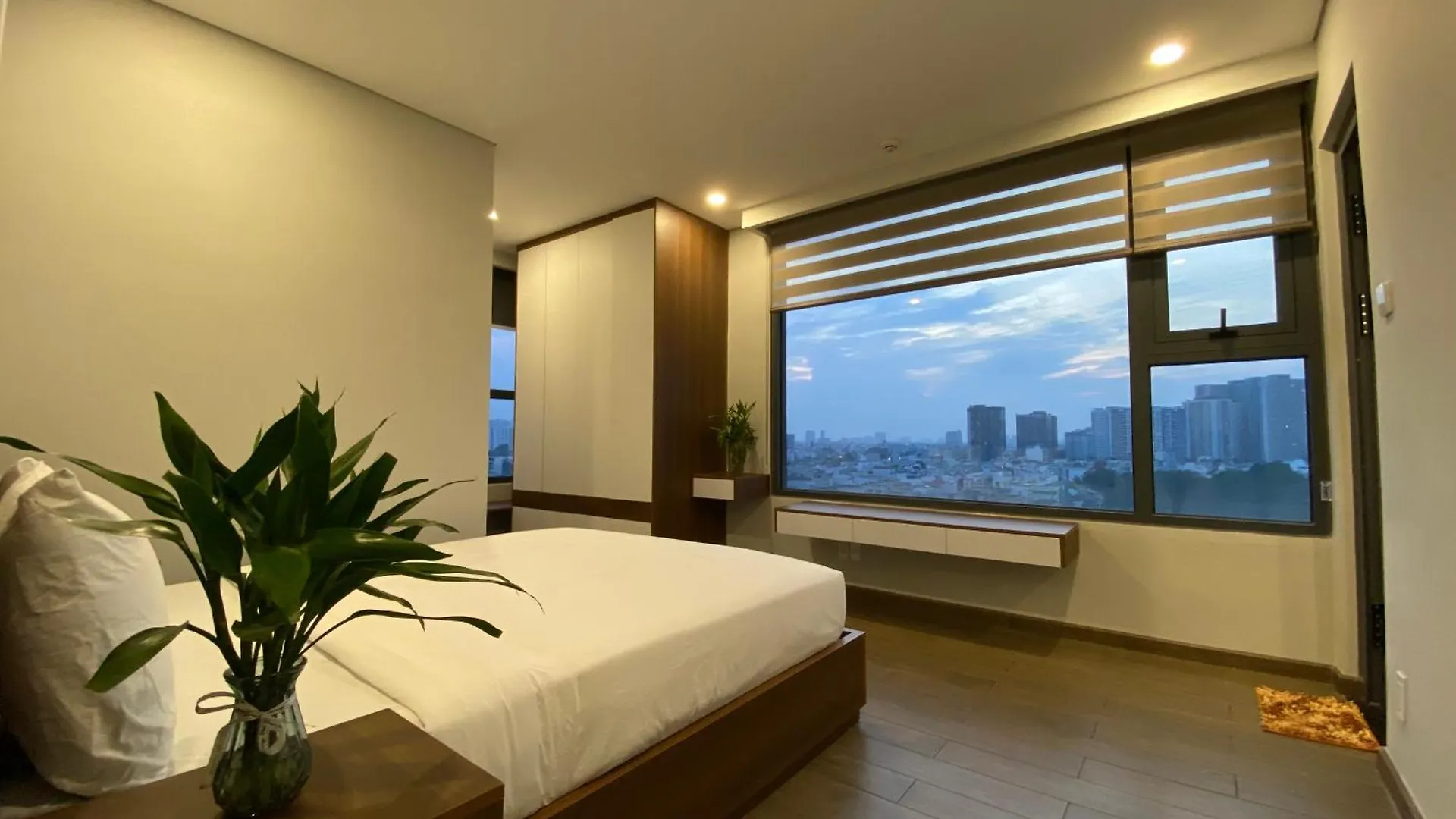 Triostay Vinh Hoi Apartment - Elegant Near City Highlights! Πόλη Χο Τσι Μινχ