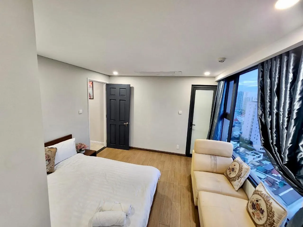 Triostay Vinh Hoi Apartment - Elegant Near City Highlights! Ho Chi Minh City
